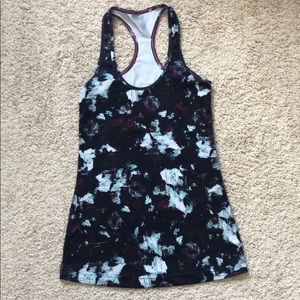Lululemon size 4 Razorback tank top